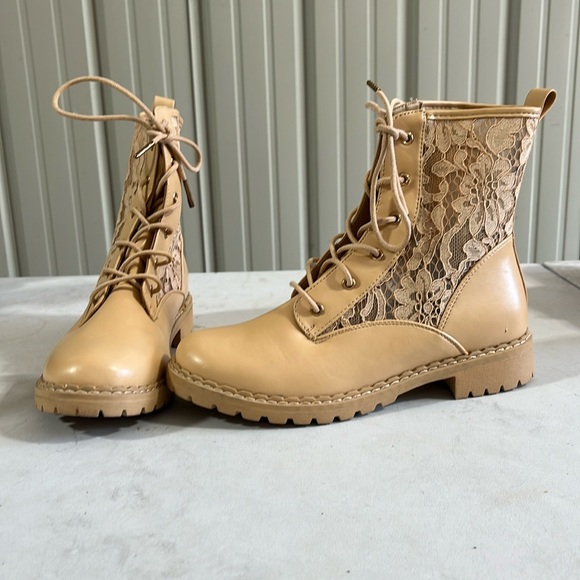 Just fab, size 8, beige - Picture 1 of 4